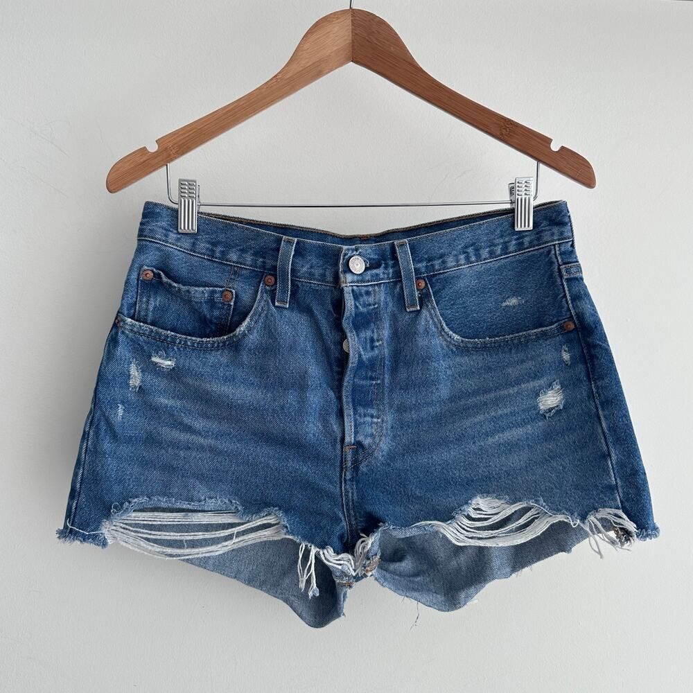 Levi's 501 denim jean shorts distressed - Picture 2 of 12